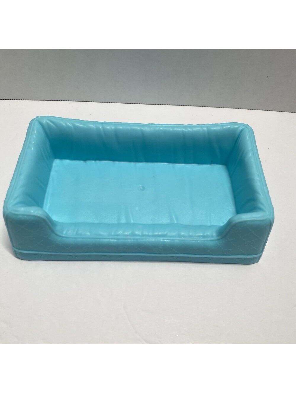 Barbie Mommy Dog with Newborn Pups playset Replacement dog bed blue 6" x 3.25"